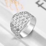 jolie bague fleur de vie en argent